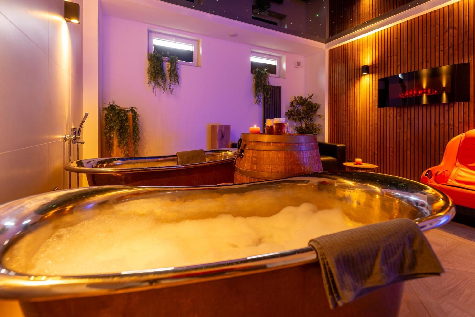 Wellness Pension Koliba Komorni Lhotka Экстерьер фото